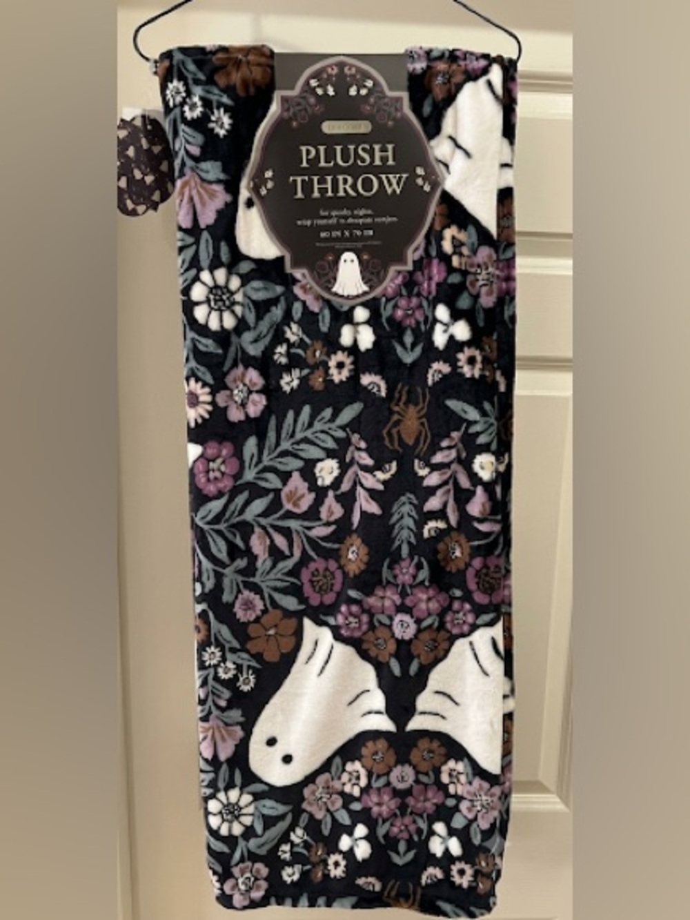 Envouge Plush Spooky Ghost Floral Print Halloween Throw Blanket